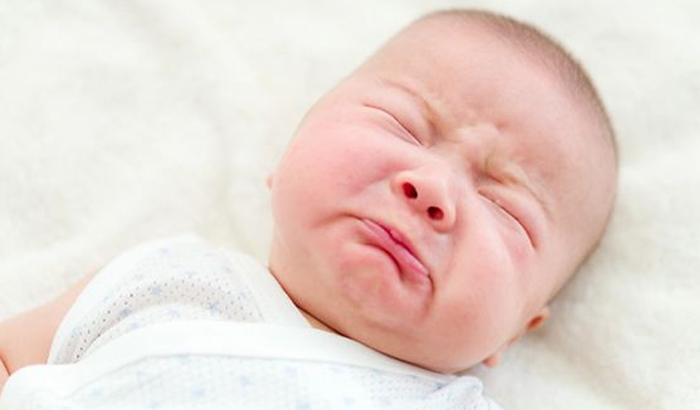 Trẻ Dị Ứng Khi Uống Sữa Ngoại Phải Làm Sao?