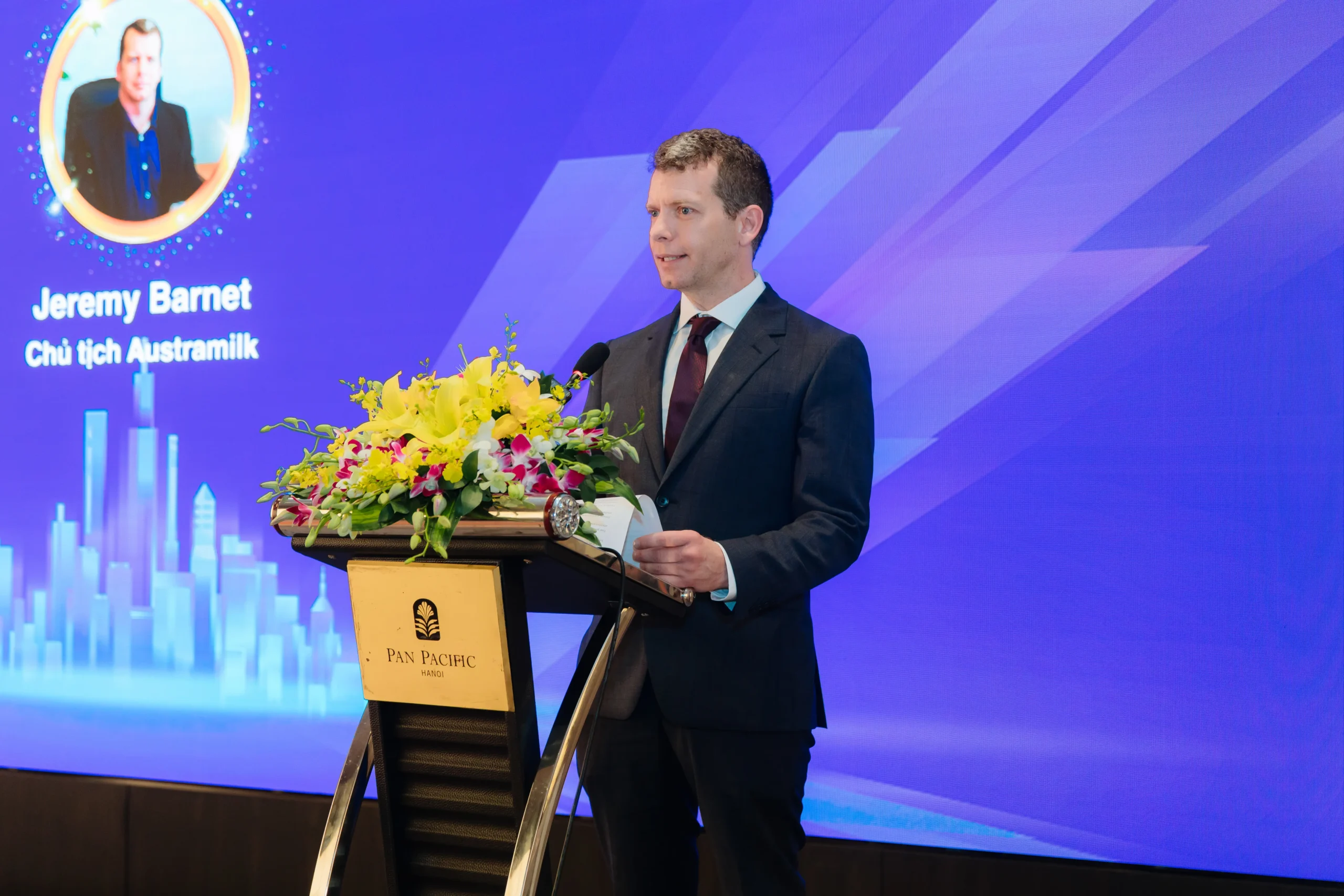 Sinh Nhật Austramilk | LỜI TUYÊN NGÔN GÂY CHẤN ĐỘNG CỦA CHỦ TỊCH 𝐀𝐔𝐒𝐓𝐑𝐀𝐌𝐈𝐋𝐊 – 𝐌𝐑. 𝐉𝐄𝐑𝐄𝐌𝐘