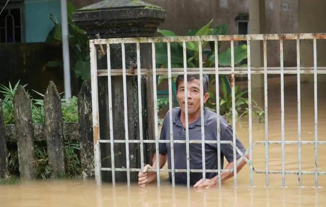 AUSTRAMILK GỬI MỘT CÁI ÔM ĐẾN NHỮNG NGƯỜI Ở LẠI